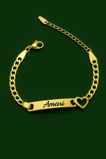 Pulsera Amari dorada personalizada con grabado en acero inoxidable minimalista